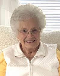 Mary Callens's Instagram, Twitter & Facebook