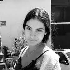 Laura Draper's Instagram, Twitter & Facebook