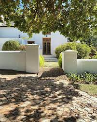 the oudekloof wine estate it overlooks the land van waveren mountain basin which produced a huge quantity of south africas export fruits thank you again to an