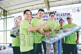 Di malaysia, usaha untuk mengurangkan penggunaan plastik telah bermula dengan kempen hari tanpa beg plastik. Masyarakat Disaran Kurangkan Penggunaan Plastik Polisterin Utusan Borneo Online