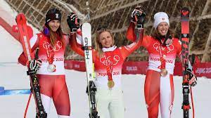 Gefällt 68.594 mal · 18.454 personen sprechen darüber. Olympia 2022 Tranenreiche Medaillen Fur Gisin Und Puchner Im Super G Wie Sollst Du Da Rauskommen Eurosport