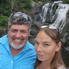 What is the best layout for tiling a 4' x 4' shower with 12"x24" tile?