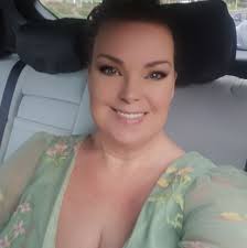 Life is a cabaret” 🎩 It's so great to be back performing live 👊 Excited  for my #AllNewShow starting this week! Tickets:  https://countessluann.com/cabaret-tour-dates-new