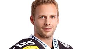 Fast alle Mann an Bord