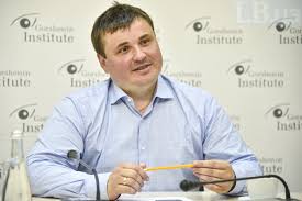 Секретар рнбо олексій данілов завив, що єдиною державно мовою в україні повинна бути українська, а другою мовою, яка вивчатиметься з дитсадка, має бути англійська. Golova Hersonskoyi Oda Prosit U Rnbou Posiliti Region Vijskovimi Armiyainform