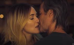 Kate winslet is taking care of mare. Christopher Stevens Kate Winslet As A Gun Toting Drunk Granny Titanic It Ain T Aktuelle Boulevard Nachrichten Und Fotogalerien Zu Stars Sternchen