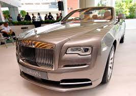 Features for comfort & convenience include smart entry, electronic control unit (ecu), air conditioner, power windows front, heater. Rolls Royce Dawn Arrives In Malaysia Carsifu