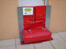 Barriere De Porte Anti Inondation Une Protection De Porte Anti Inondation
