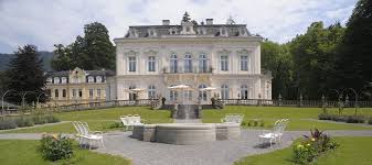 Die Villa Raczynski Des Ehemaligen Polnischen Grafens Raczynski Und Seiner Gattin Caroline Ist Eine Zauberhafte Schlossvilla Im Villen Villa Hochzeitslocation