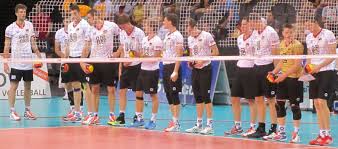 In doppelfunktion übernimmt der trainer des vfl oldenburg nun auch die polnische auswahl und leitete mit seiner ankunft gleichzeitig den großen umbruch im als erste amtshandlung verordnetet krowicki dem kader eine krasse verjüngungskur und drückte das durchschnittsalter auf 24,7 jahre. Deutsche Volleyballnationalmannschaft Der Manner Wikiwand