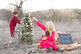 12 Outdoor Family Holiday Card Ideas That Aren T A Tree Farm Outdoor Christmas Photos Family Christmas Pictures Christmas Mini Shoot