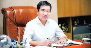 Trong video này, khoa pug cho rằng cô phục vụ đã quỳ khóc xin anh ta cho người quay phim được ăn cùng. Thá»±c HÆ° Viá»‡c Khoa Pug La Chau Pháº¡m Nháº­t VÆ°á»£ng Con Trai Chá»§ Tá»‹ch Táº­p Ä'oan HÆ°ng Thá»‹nh Netizen Viá»‡t Giáº£i Tri