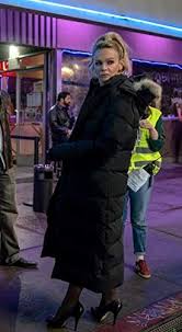 Martha and sean are a boston couple on the verge of parenthood whose lives change irrevocably when a home birth ends in unimaginable tragedy. Promising Young Woman 2020 Horse Girl Free Movies Online Full Movies Online Free