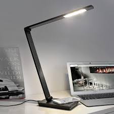 10 leuchtende beispiele zur inspiration. Schreibtischlampe Uli Phone Qi Ladestation Schwarz Kaufen Lampenwelt De