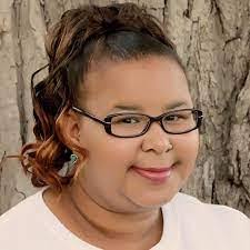 Jasmine Waller's Instagram, Twitter & Facebook