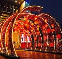 [Hot Item] Outdoor Waterproof Christmas 3D LED Motif Lighted Wire Frame  Handmade Huge Ornament Giant Arch Ball Lights for Shopping Malls