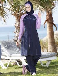 17 Great Modest Swimsuits That You Should Totally Rock This Summer Pakaian Olahraga Pakaian Renang Pakaian