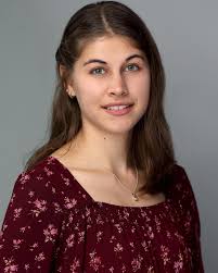 Today we are ✨spotlighting✨ our Cherubinos! •Anna Klausli is a senior Vocal  Performance major and studies with Professor Rachel Calloway. She is an  active choral singer in the Columbia area, and this