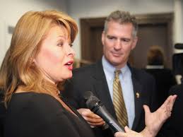 Gail Huff targets female voters in hubby's new ads