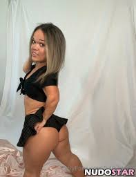 lclikewhat Nude Leaks Photo 12 - NudoStar