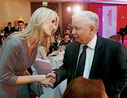 Magdalena ogórek skończyła studia podyplomowe na kierunku integracji europejskiej na uniwersytecie warszawskim oraz studia tematyczne w magdalena ogórek uzyskała tytuł doktora na uniwersytecie opolski. Magdalena Ogorek Teraz Lwica Prawicy Kandydatka Polityka Pl