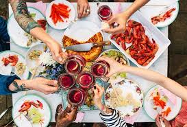 So keep living your summer dream—now's the time to do all that entertaining you thought you would do way back in june. Summer Dinner Party Ideas