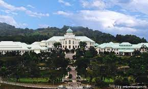 Limpahan cahaya bangunan kediaman rasmi perdana menteri sri perdana di putrajaya nampak sungguh indah dari atas bot yang berlepas dari jeti cruise tasik putrajaya presint 1 berhampiran masjid putra. Malaysiakini Zahid Saran Seri Perdana Dinaik Taraf Macam Rumah Putih