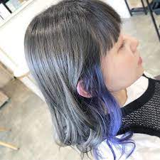 乾 祐太 美髪マイスター はinstagramを利用しています 実はデザインカラーもやっています バイオレットのインナーカラー インナーカラーはさりげなく見えるので仕事で髪色に制限がある方にもオススメです メンズカット 女性のショートスタイル