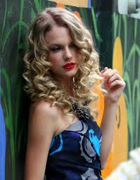 You need to have options. Hairstyles With Curls 31 Ideas For Short And Long Hair Hair Medium Curly Hair Styles Curly Hair Styles Easy Hair Styles 2014