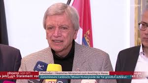 Volker bouffier ile ilgili tüm haberleri ve son dakika volker bouffier haber ve gelişmelerini bu sayfamızdan takip edebilirsiniz. Volker Bouffier Und Peter Beuth Zu Den Todlichen Schussen In Zwei Shisha Bars In Hanau Youtube