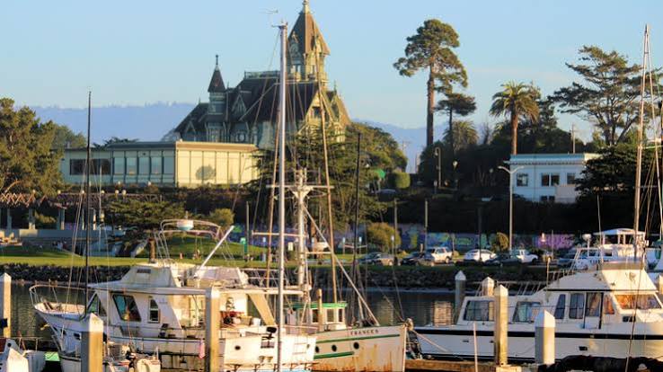 One Of California's Most Affordable Towns To Retire Is A Coastal Gem With  Walkable Streets And Redwoods