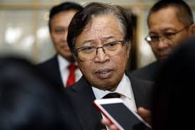 ابڠ حاج جوهري المرحوم تون ابڠ حاج اوڤڠ; Abang Johari Terima Peletakan Jawatan Soon Koh Utusan Borneo Online