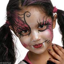 Maquillage halloween fille diable maquillage artistique vampire 1 dguisement maquillage maquillage halloween vampire youtube you can explore more about maquillage on this site. Maquillage Halloween Draculaura De Monster High Idees Conseils Et Tuto Maquillage