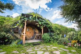 Ever dreamed of staying in a hobbit hole? Hobbiton Is A Real Place In New Zealand This Is What It Looks Like Twistedsifter