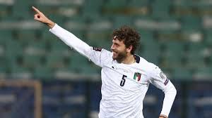 Manuel locatelli (born 8 january 1998) is an italian footballer who plays as a midfielder for serie a club sassuolo and the italy national team. Juve Urges To Bring Manuel Locatelli From Sassuolo The Official Price Is Rp 684 Billion Pay