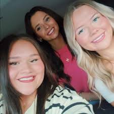 Hey y'all!! My name is Brylee Jackson from Blytheville, Arkansas. I'm 100%  committed to UARK and can't wait to rush in the fall! I love concerts,  shopping, traveling, tanning, and hanging out