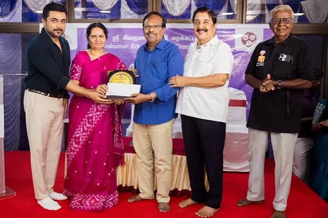 சிவகுமார் கல்வி அறக்கட்டளையின் 47-வது ஆண்டு விழா.. மாணவர்கள், கல்வி அமைப்புகளுக்கு ரூ.13.78 லட்சம் நிதியுதவி! மாணவர்களுக்கு சூர்யா சொன்ன ...