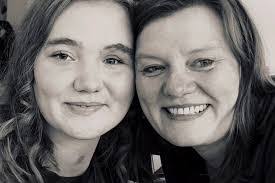 Lea Scherer's Instagram, Twitter & Facebook