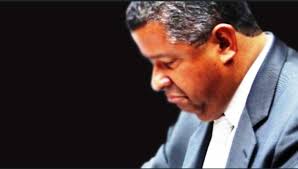 La otra enfermedad que padece Flores