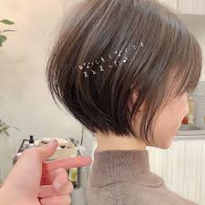 おしゃれ女子が目をつけている最新の美シルエットヘアスタイルを先取りしませんか 美容師おすすめの最新ヘアスタイルを6選レングス別にご紹介します ショートボブ ヘアスタイリング ヘアカット