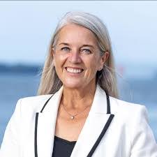 Kim Sabatini's Instagram, Twitter & Facebook