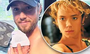 Peter Pan's Jeremy Sumpter announces he has become a father to a baby girl  named Lucy Snow