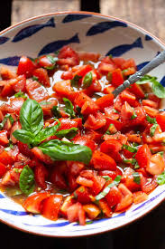 Bester Einfacher Tomatensalat Mit Basilikum 5 Zutaten Kochkarussell Rezept Tomatensalat Tomatenrezepte Leckere Salate