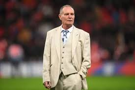 Paul gascoigne was dumped by his new girlfriend after he was filmed joining boozers at a makeshift pub in lockdown. Who Is Paul Gascoigne Private Life And Career Of The English Footballer Ruetir