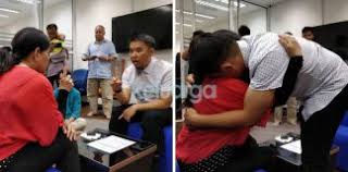 Latar belakang adalah dasar atau titik tolak untuk memberikan pemahaman kepada pembaca atau pendengar mengenai apa yang ingin kita sampaikan. Firdaus Wong Wai Hung Archives Keluarga