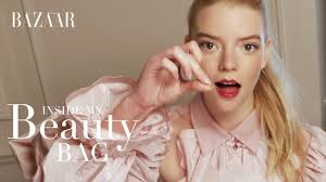 She is best known for her roles as beth harmon in musta kuningatar (2020). Anya Taylor Joy Inside My Beauty Bag Youtube
