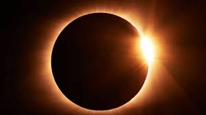 This occurs when the sun, moon and earth are aligned. Eclipse Solar 2020 Como Verlo Sin Sufrir Dano En Los Ojos Metodos Y Medidas Marca