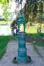 Alter Trinkbrunnen Im Park Der Orangerie In Strassburg Strassburg Bodensee Urlaub Elsass