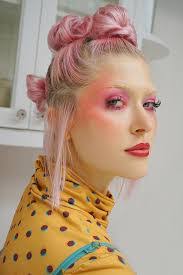 Roderick Plummer's Instagram, Twitter & Facebook