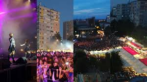 Se pregătesc sute de kilograme de mititei tradiţionali din pește sau curcan și bere rece. Zilele OraÈ™lui Slatina Autentic Events